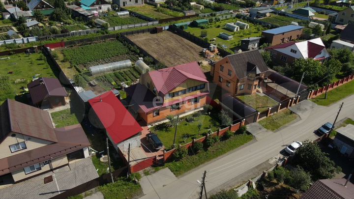 Дом 199,3 м² на участке 12,5 сот.