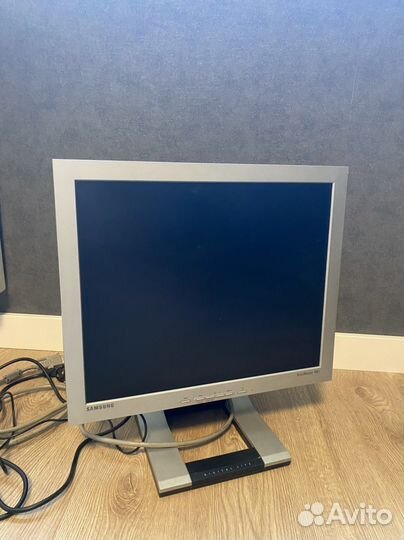 Монитор Samsung SyncMaster 192T