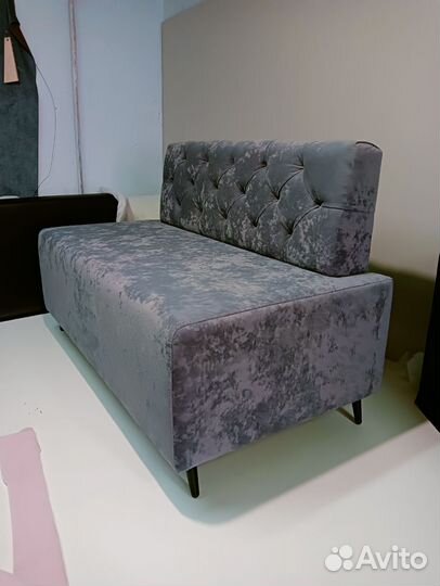 Диван для офиса кафе зал ожидания дома