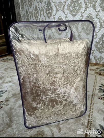 Одеяло с подушками