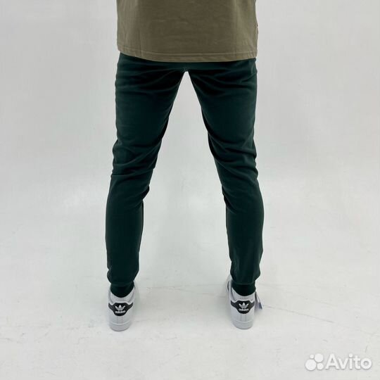 Новые спортивные штаны Reebok зеленые