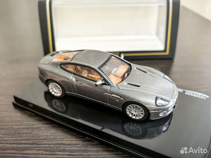 Aston Martin V12 Vanquish (2001) - Vitesse 1/43
