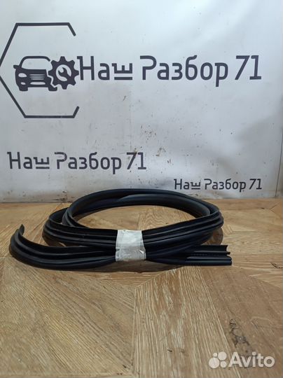 Уплотнитель задних дверей ford focus 2