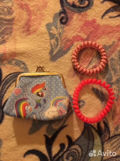 Копилка,маска,часы новые,кукла