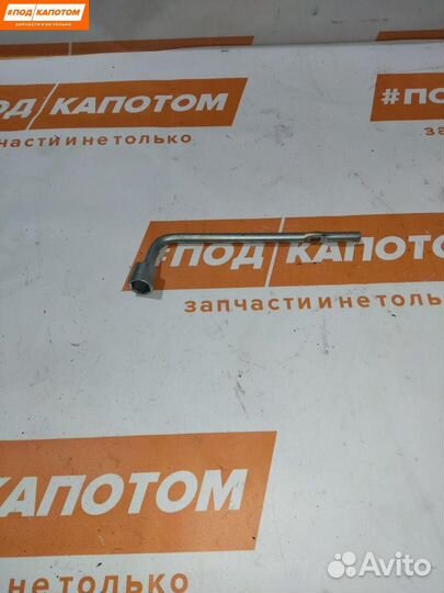 Ключ колесный (балонный) Mitsubishi Lancer 10 2010