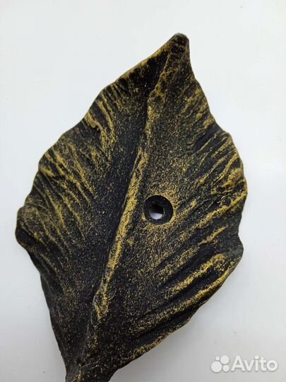 Листик вешалка кованый