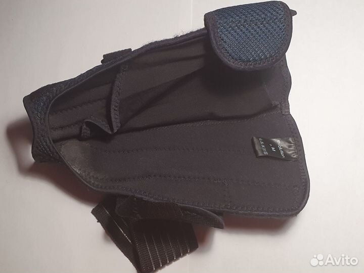 Бандаж на лучезапястный сустав, правый