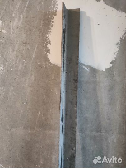 Продам угол металлический 100*100*7 б/у