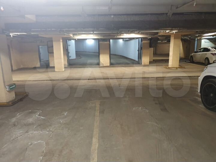 Здание, 6301 м²