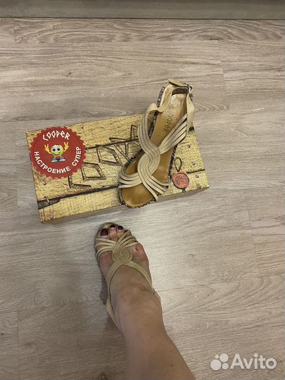 Босоножки 37-37,5 размер, натуральная кожа