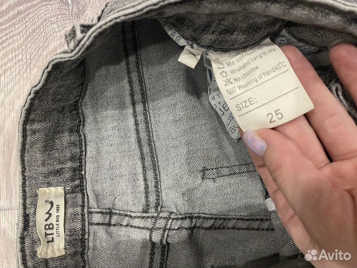 Джинсы серые 25 размер (42-44)