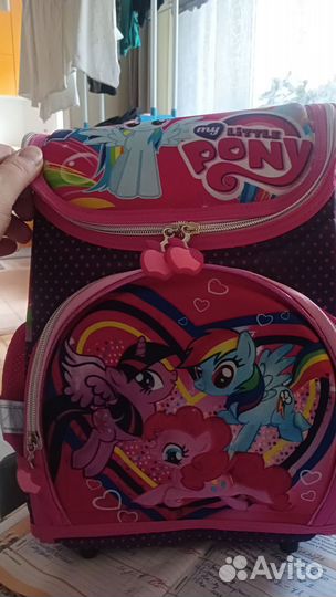 Школьный рюкзак с ортопедической спинкой