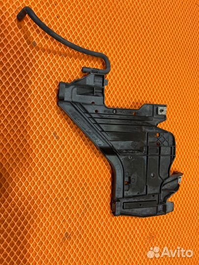 Кронштейн фары передний правый Audi A4 Iv B8 cdnc