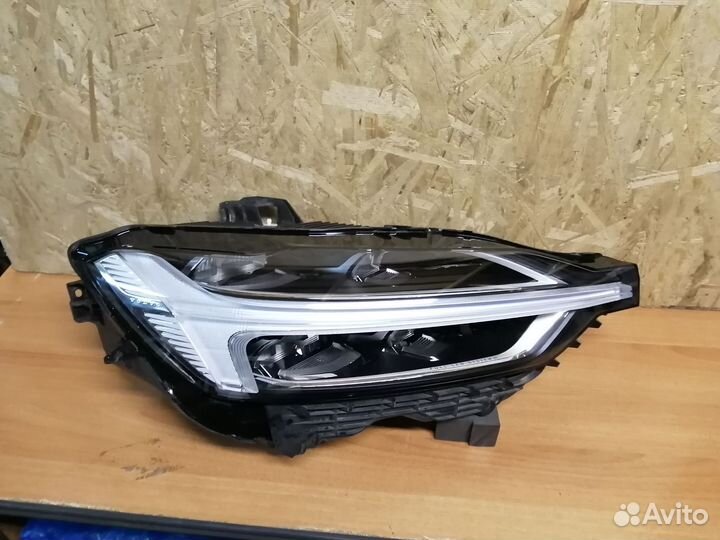 Фара правая Volvo XC60 2 Full LED