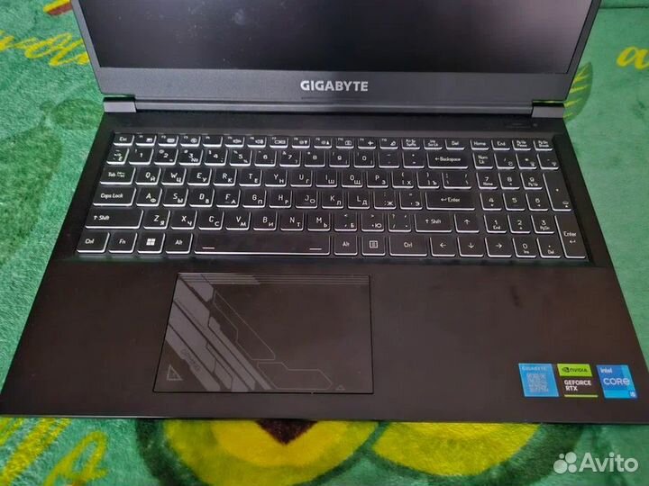 Gigabyte RTX 4050, core i5, 16gb