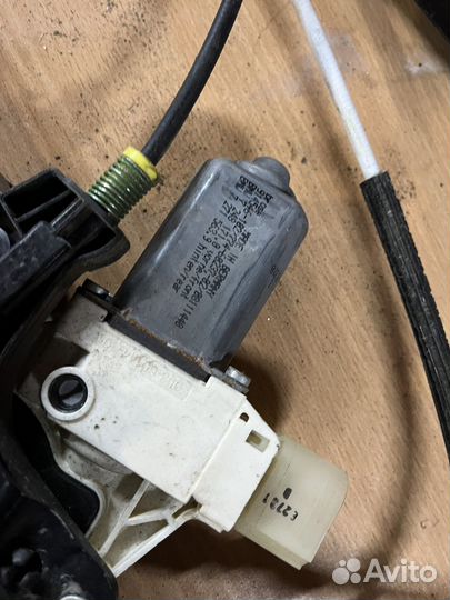 Стеклоподьемник пер Бмв F10