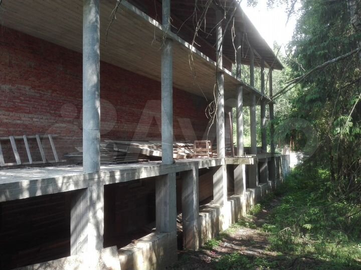 Дом 771,8 м² на участке 5 сот.