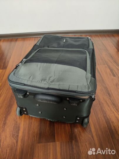 Чемодан дорожный на колесах бу