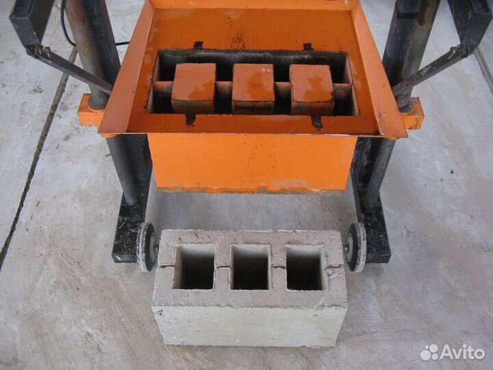 Вибростанок для производства блоков