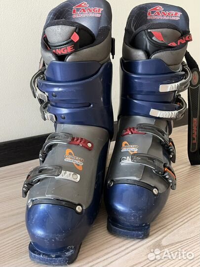 Горные лыжи и ботинки