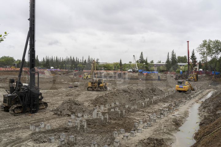 2-к. квартира, 80 м², 8/17 эт.