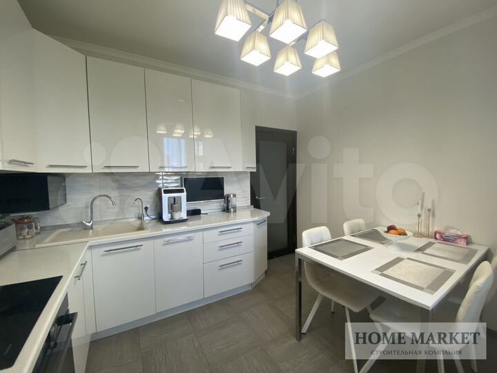 3-к. квартира, 81 м², 6/25 эт.