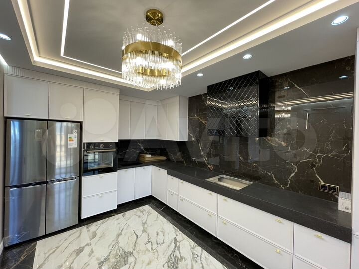 3-к. квартира, 137 м², 2/5 эт.