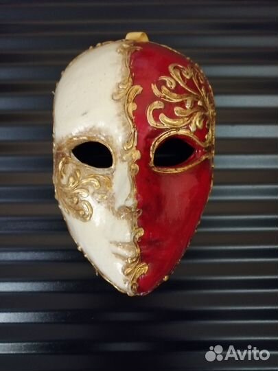 Венецианская маска (Италия)