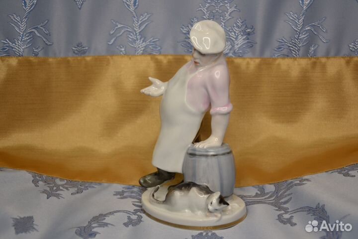 Фарфоровая статуэтка Повар и кот лфз