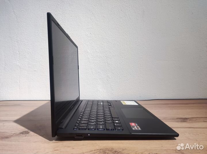 Новый Asus Vivobook IPS Ryzen 5-7520U 16GB DDR5