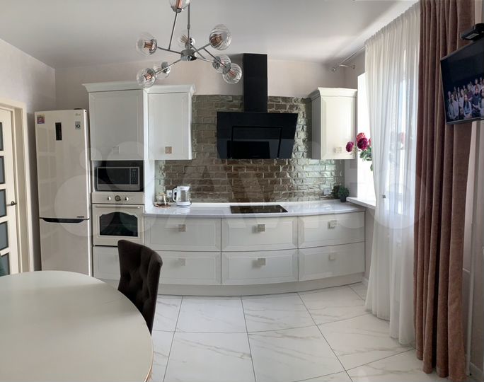 3-к. квартира, 90 м², 16/17 эт.