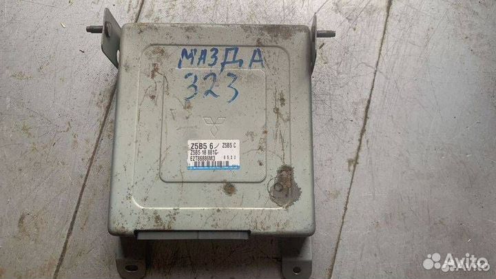 Блок управления двигателем Mazda 323 BJ Z5B518881C