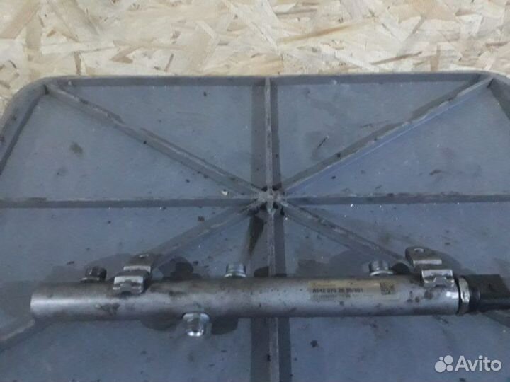 Топливная рейка (форсунки) Mercedes Vito W639 3.0