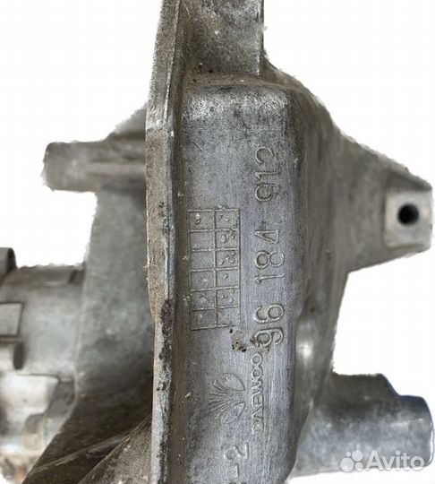 Кронштейн передний Daewoo Leganza