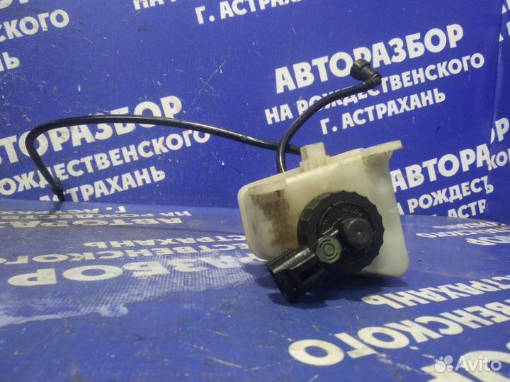 Бачок для тормозной жидкости Ford Focus 1 седан