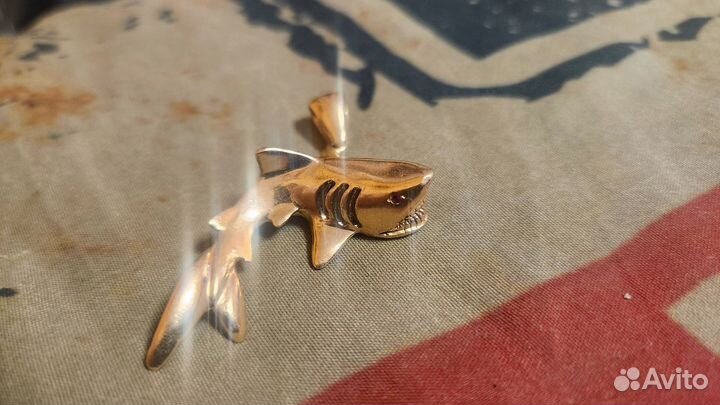 Акула золотая 13.7 гр