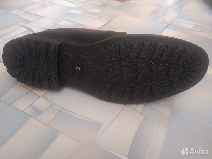 Туфли подростковые новые 39 размер