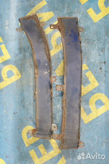 Накладка заднего фонаря Toyota Avensis