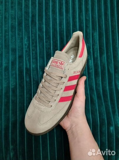 Кроссовки adidas handball spezial beige red 43