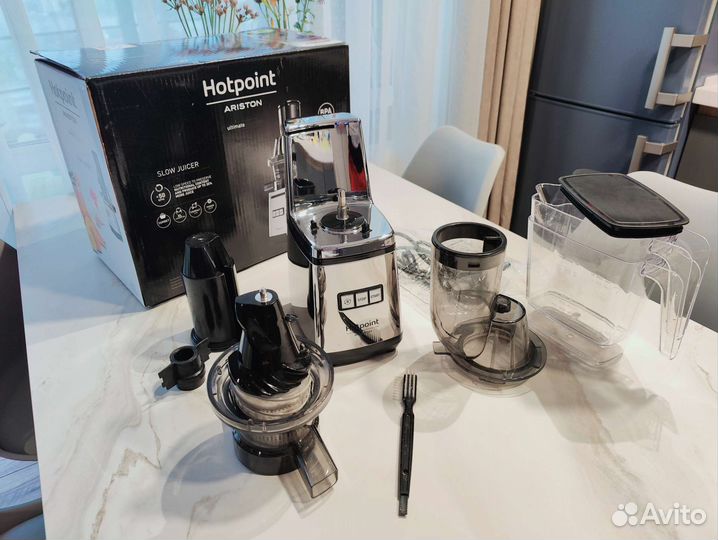 Соковыжималка Hotpoint Ariston SJ 15XL UP0