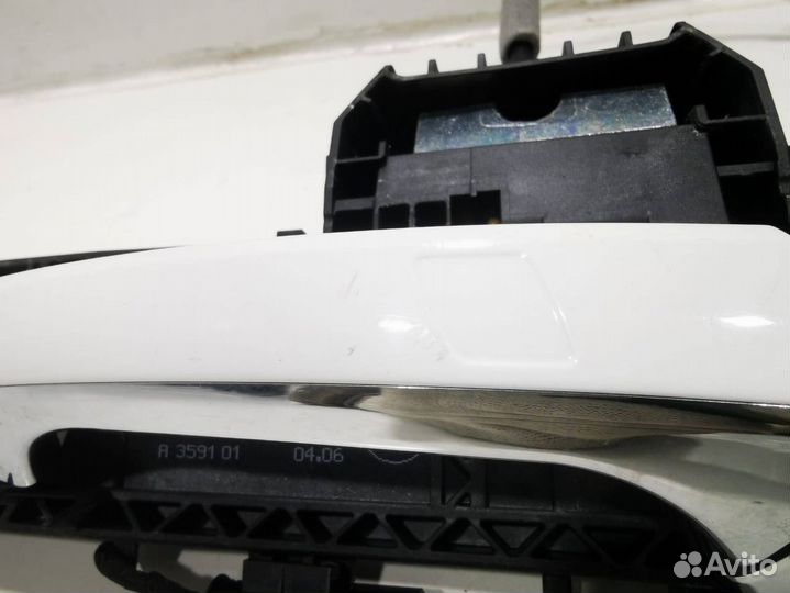 Ручка наружная двери передней правой Mercedes-Benz