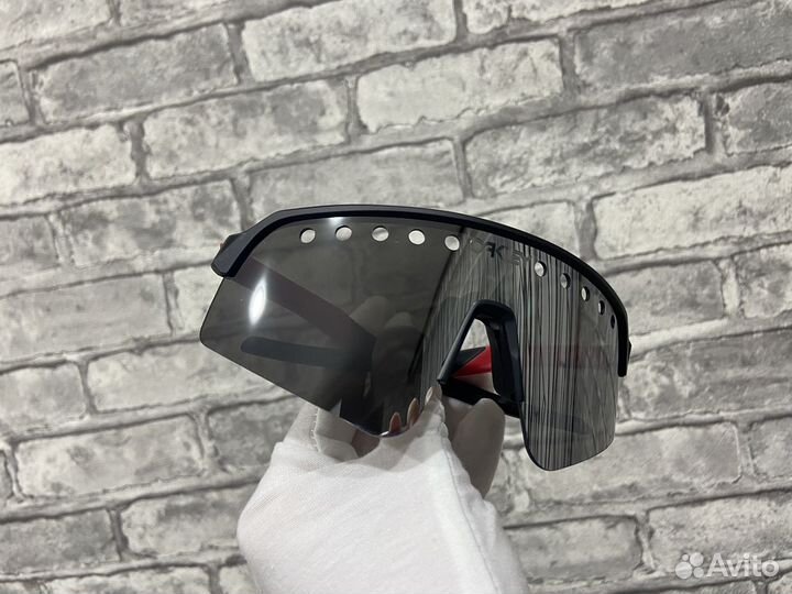 Новые очки Oakley sutro