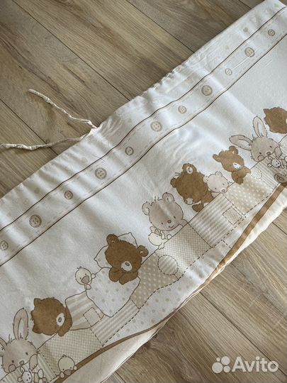 Бортики на кроватку и постельное белье