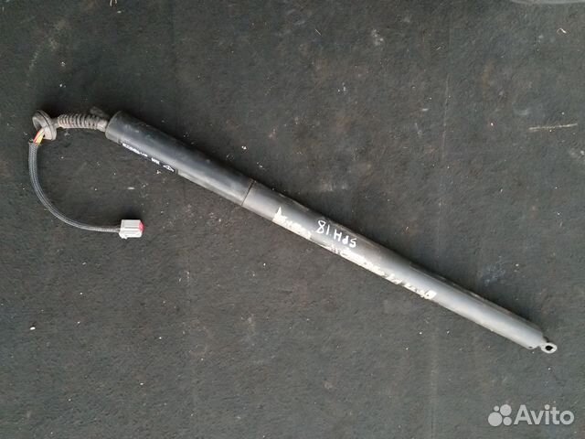 Доводчик крышки багажника Jeep Grand Cherokee WK2