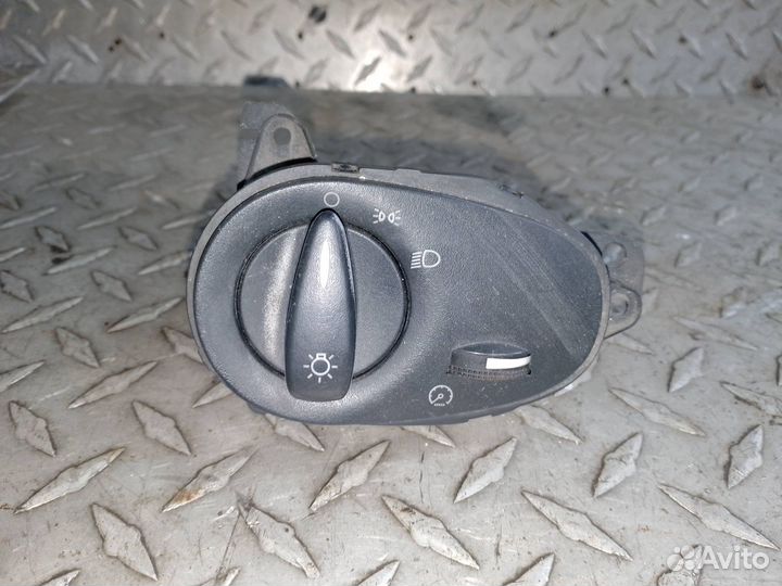 Блок управления светом Ford Focus 1