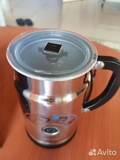 Капучинатор nespresso новый