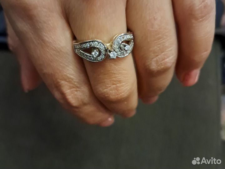 Золотое кольцо с бриллиантами дорожка