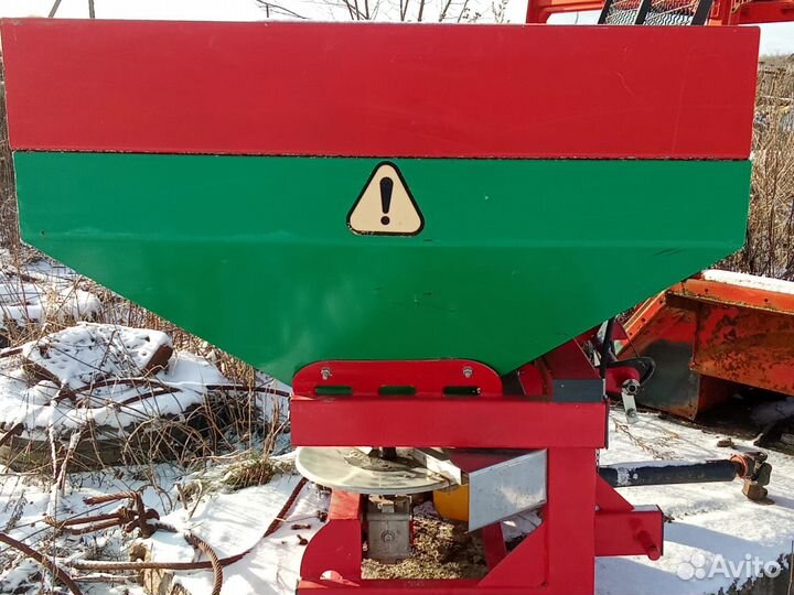 Разбрасыватель минеральных удобрений