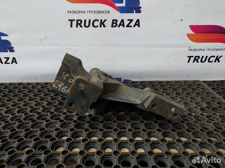 Кронштейн переднего бампера левый Scania 5-series
