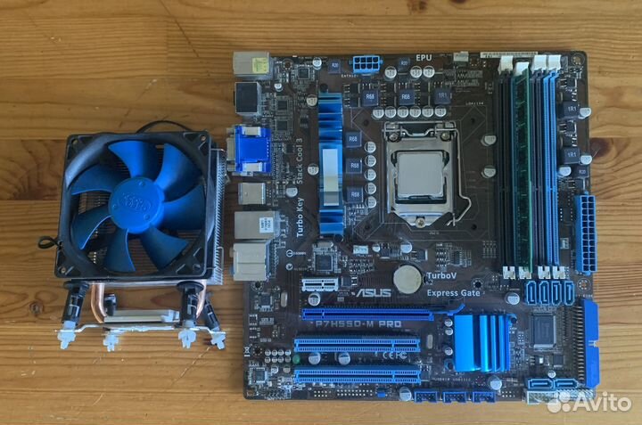 Материнская плата с процессором и памятью